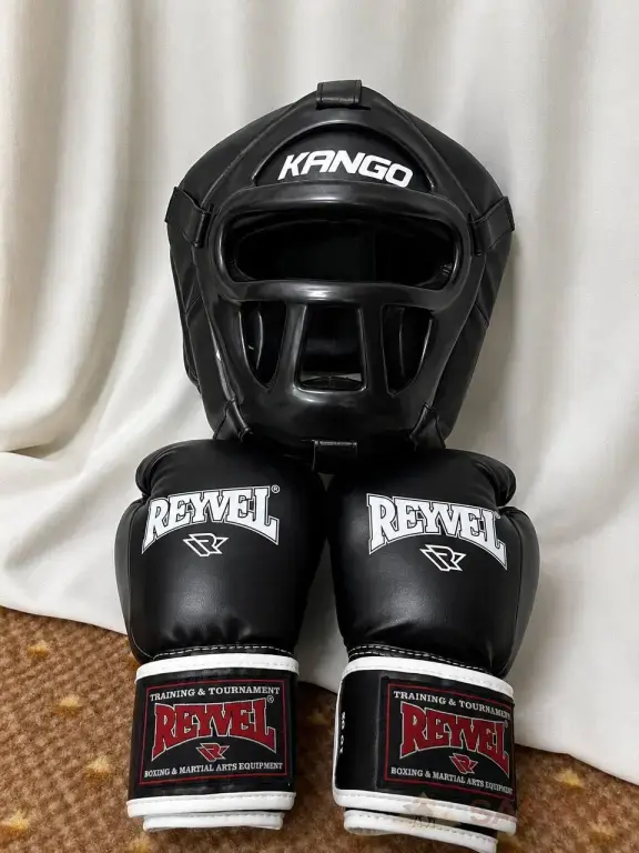 перчатки REYVEL + шлем KANGO