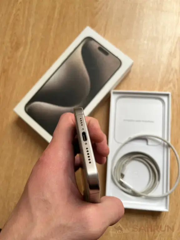 iPhone 15 pro max titanium