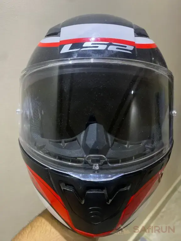 шлем LS 2 .