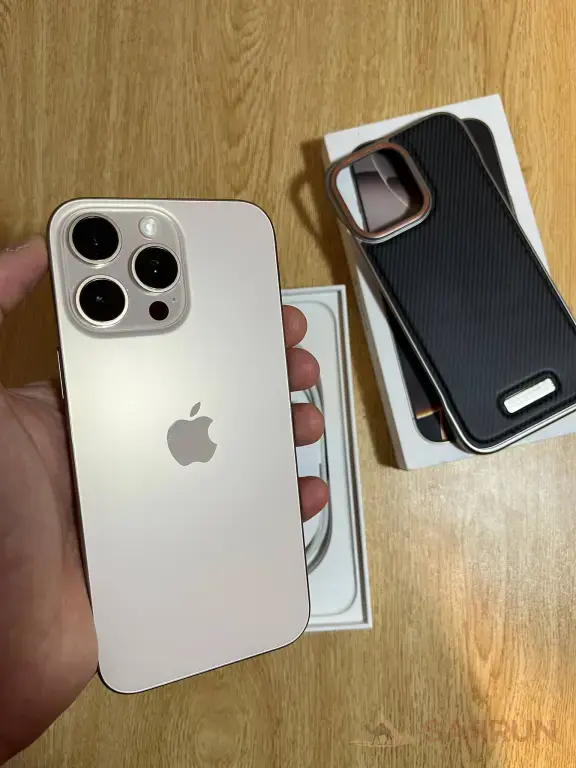 iPhone 16 Pro Max 256GB Gold