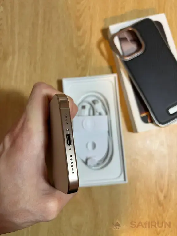 iPhone 16 Pro Max 256GB Gold