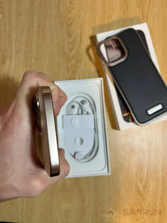 iPhone 16 Pro Max 256GB Gold