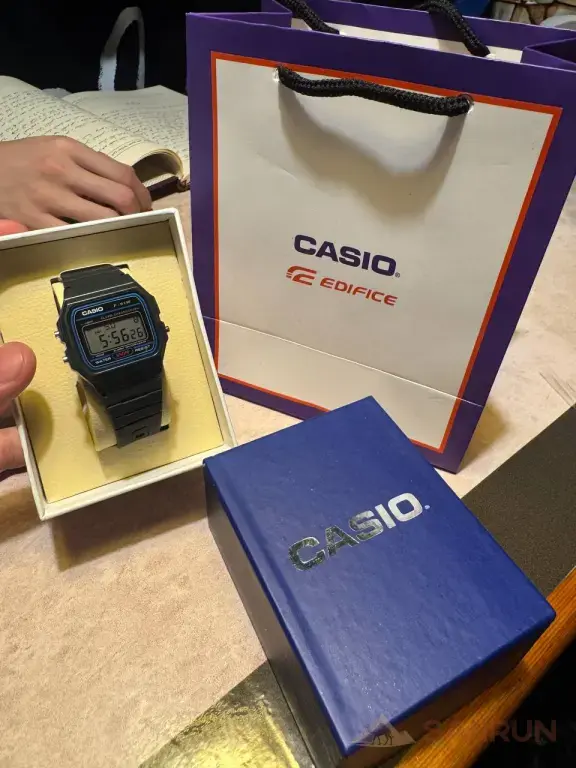 casio с коробкой